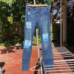 Hollister Custom Patch High-Rise Jeans Size 7